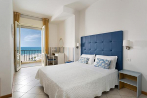 Ambasciatori Hotel - Davanti a noi solo il Mare Misano Adriatico